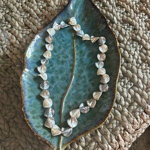 Women Vintage Multicolor Pearl Colored Shell Shaped Beaded Necklace Size 28”